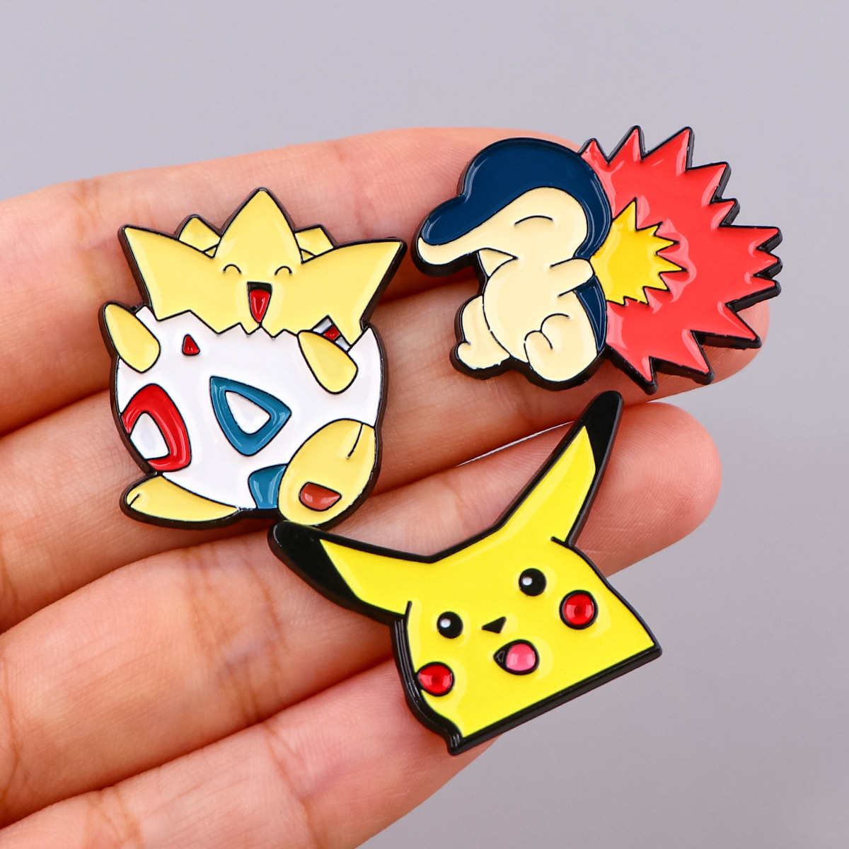 أحدث دبوس بروش مطلي بالمينا من - مراجعة Lapel Pin Enamel وسعره